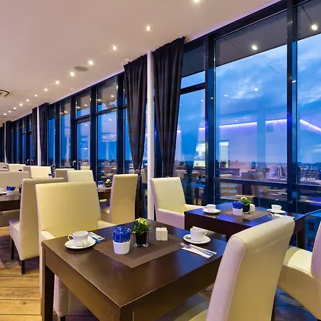 Vier Jahreszeiten Hotel 4*