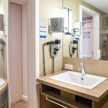 Iv Jahreszeiten 4* لوبيك