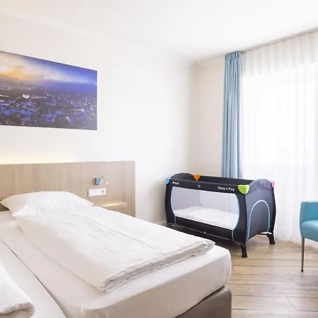Iv Jahreszeiten Hotell 4*