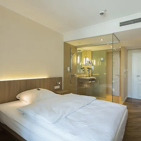 Iv Jahreszeiten Отель 4*