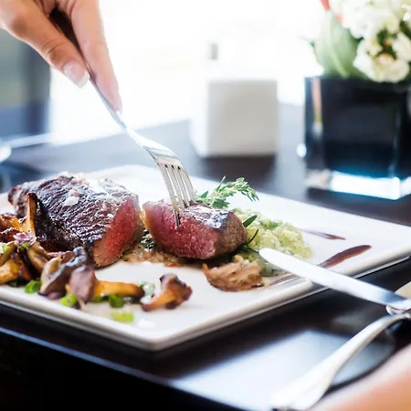 Iv Jahreszeiten فندق لوبيك