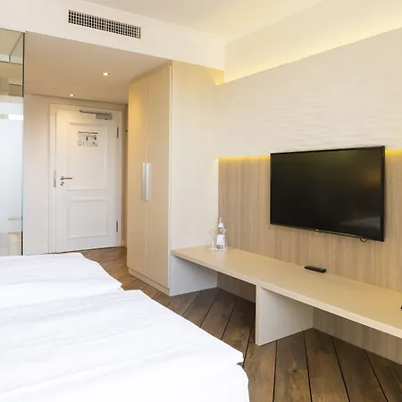 Iv Jahreszeiten 4* Lübeck