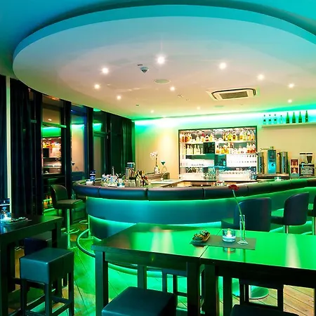 Hotell Iv Jahreszeiten 4*