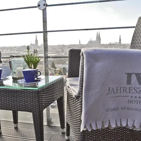 Iv Jahreszeiten فندق لوبيك